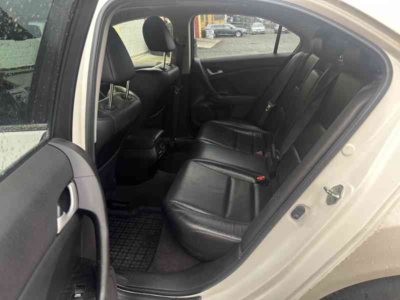 Honda Accord 2.4i-VTEC 148kW/8G/Executive - foto 12