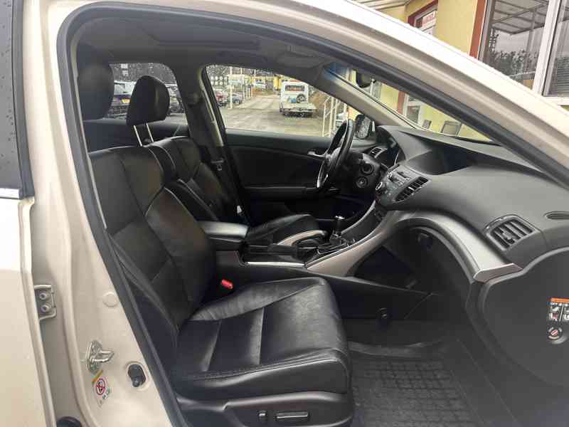 Honda Accord 2.4i-VTEC 148kW/8G/Executive - foto 18