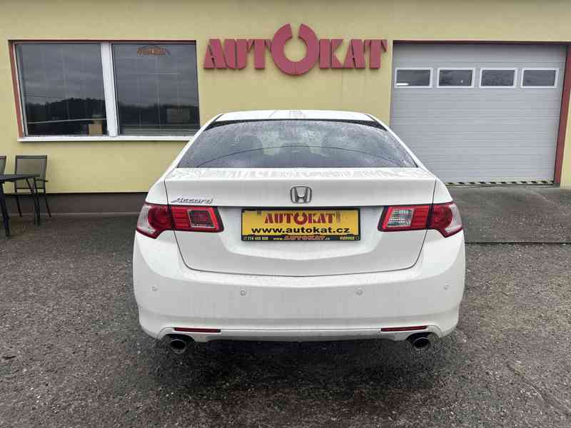 Honda Accord 2.4i-VTEC 148kW/8G/Executive - foto 4