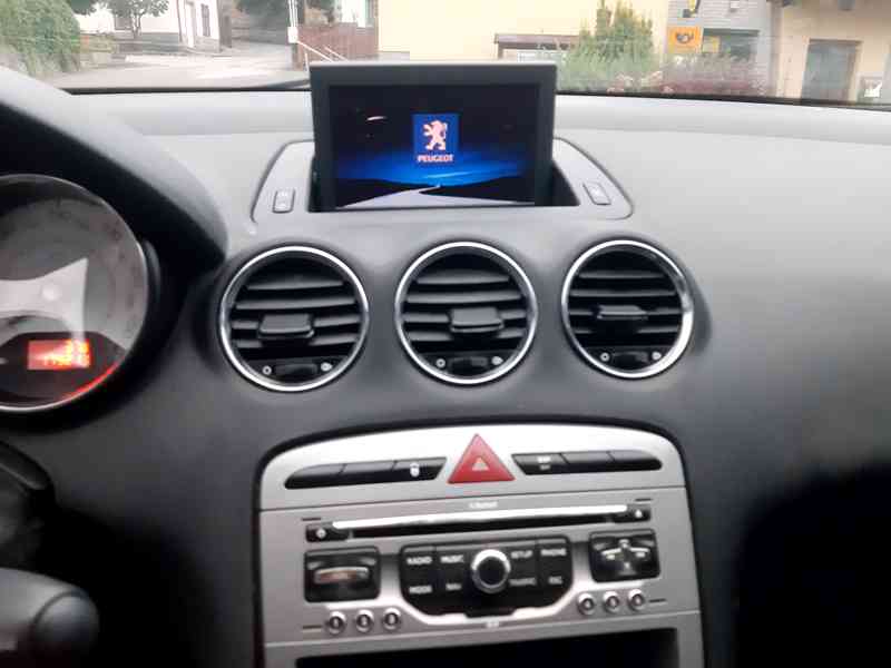 PEUGEOT 308SW KOMBI. 1,6HDI, KLIMA, NAVI, TEMPOMAT, TAŽNÉ - foto 13