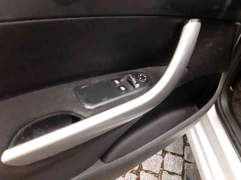 PEUGEOT 308SW KOMBI. 1,6HDI, KLIMA, NAVI, TEMPOMAT, TAŽNÉ - foto 11
