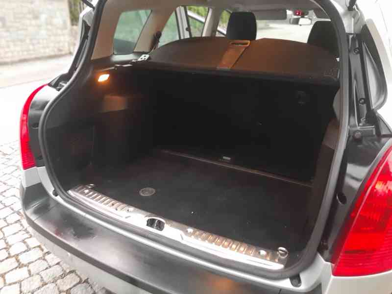 PEUGEOT 308SW KOMBI. 1,6HDI, KLIMA, NAVI, TEMPOMAT, TAŽNÉ - foto 6