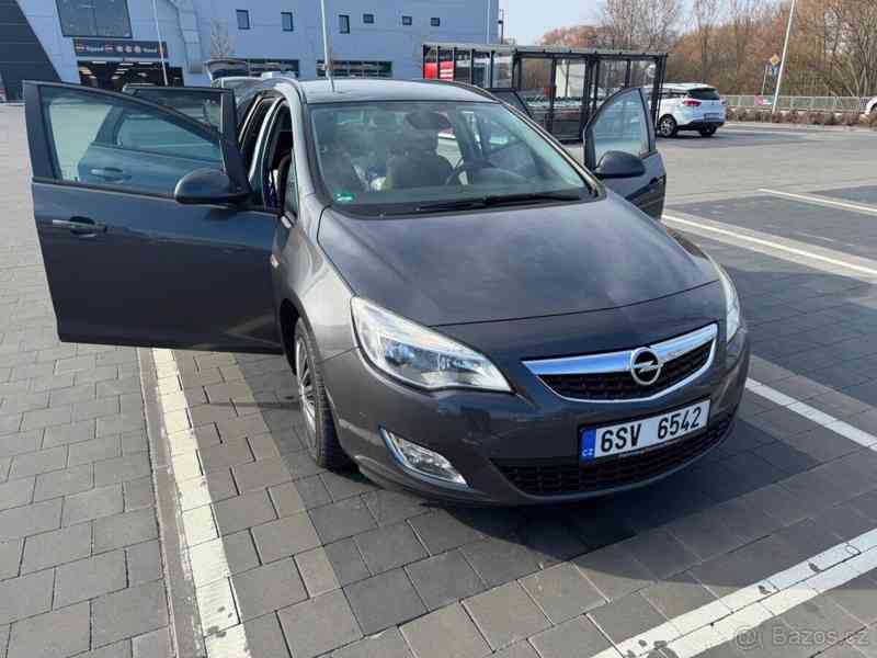 Opel Astra 1,7   AUTO - foto 4