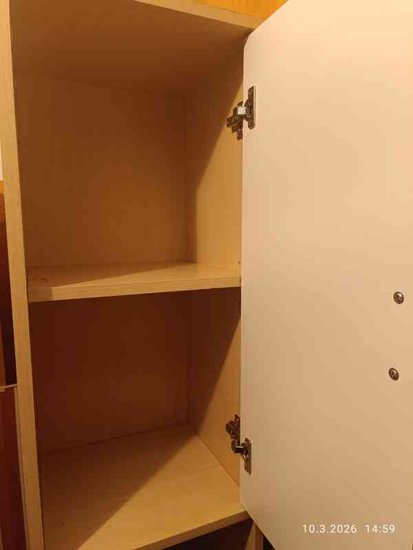 Prodám Vysokou KOUPELNOVOU SKŘÍŇKU VĚŽ - foto 2