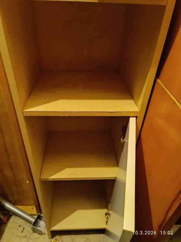 Prodám Vysokou KOUPELNOVOU SKŘÍŇKU VĚŽ - foto 4