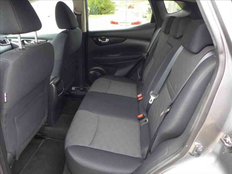 Nissan Qashqai 1,6 D 4x4 TEKNA NAVI 360 1.M - foto 6
