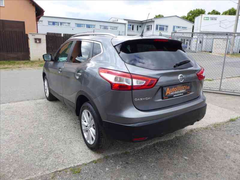 Nissan Qashqai 1,6 D 4x4 TEKNA NAVI 360 1.M - foto 4