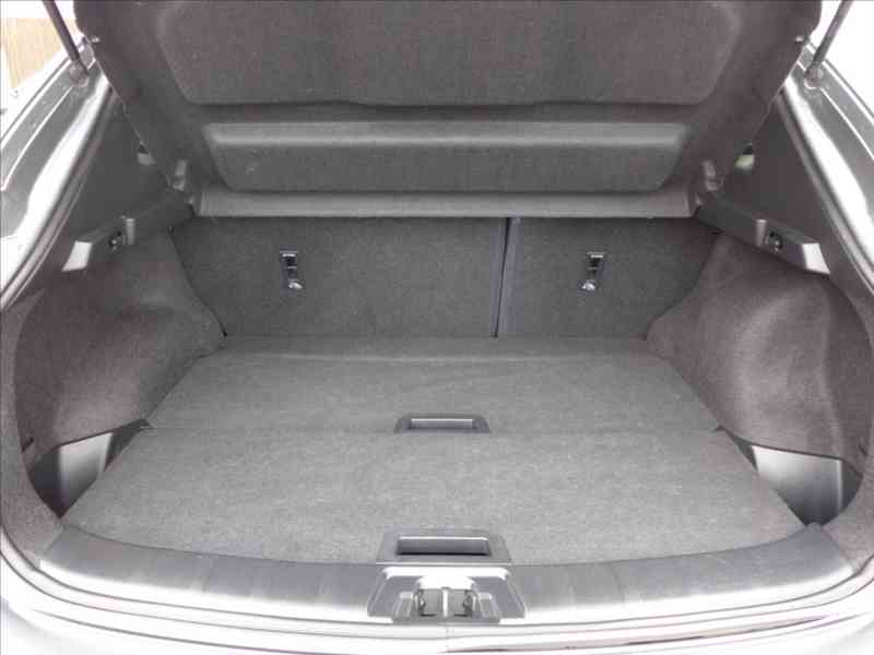 Nissan Qashqai 1,6 D 4x4 TEKNA NAVI 360 1.M - foto 8