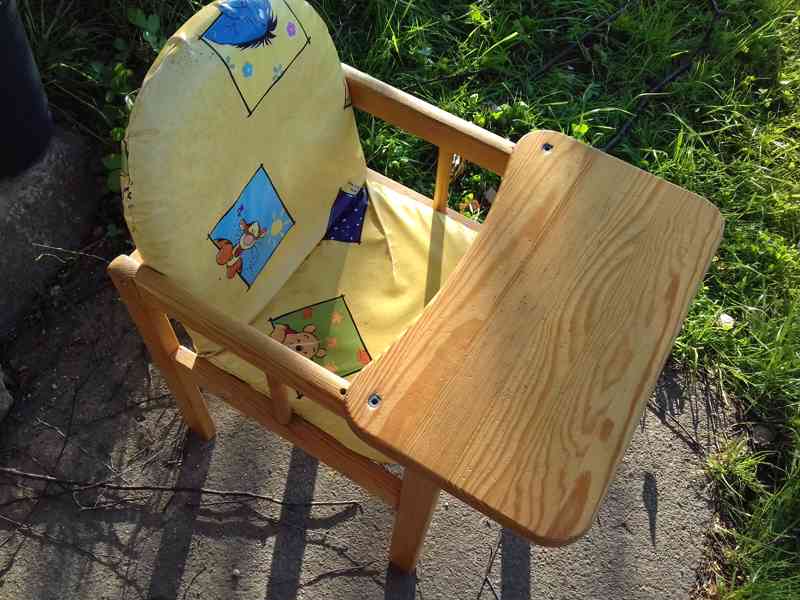 židlička a stolek - foto 4