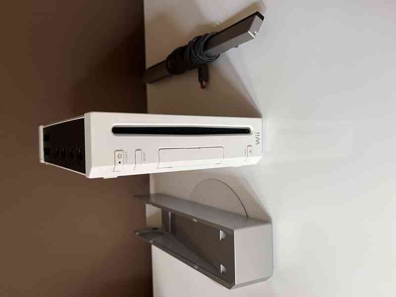 Nintendo Wii + příslušenství + stovky her - foto 4