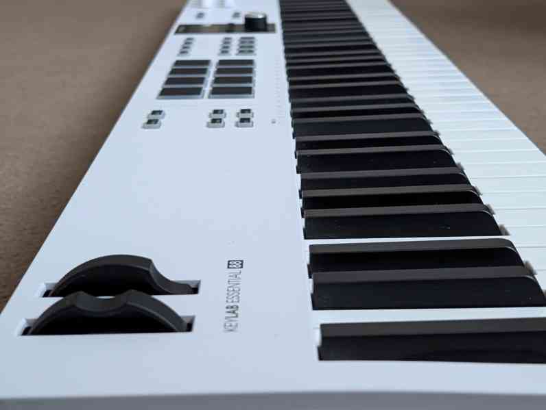 Arturia KeyLab Essential 88 Mk3 - foto 4