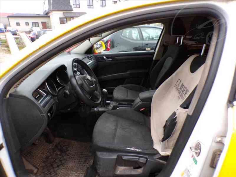 Škoda Superb 2,0 TDI-103KW - foto 8