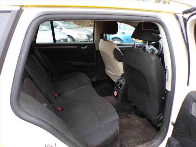 Škoda Superb 2,0 TDI-103KW - foto 11