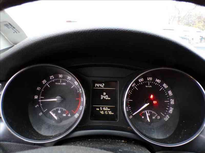 Škoda Superb 2,0 TDI-103KW - foto 6