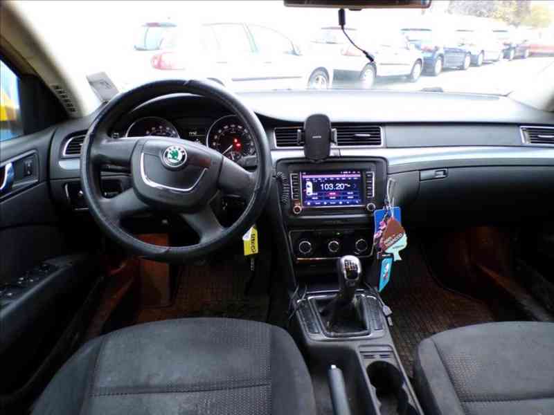 Škoda Superb 2,0 TDI-103KW - foto 5