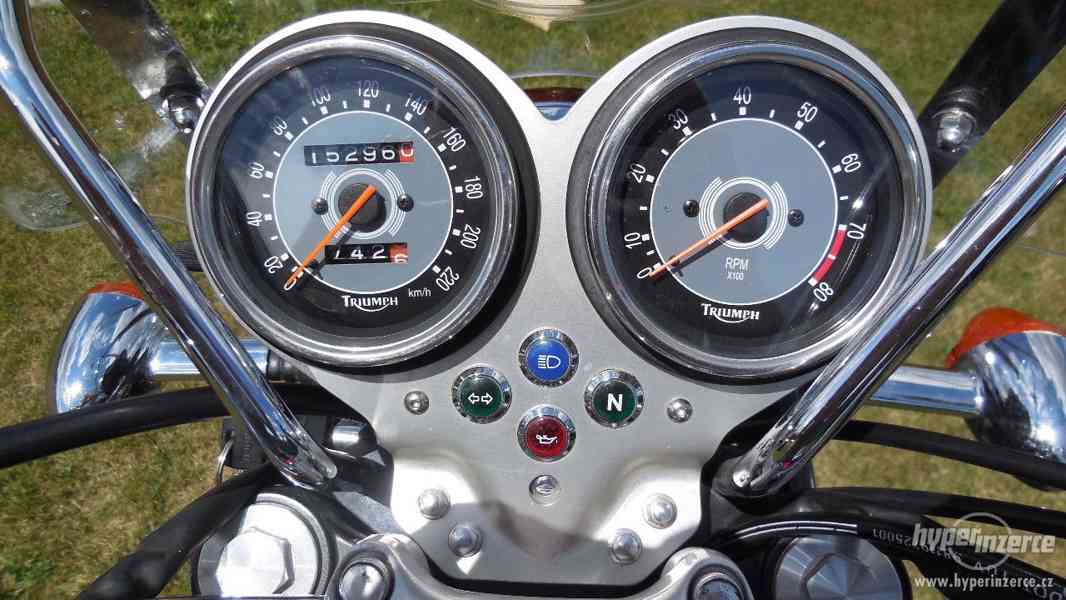Triumph Bonneville - foto 3