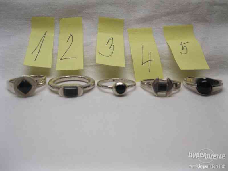 Prsten - stříbro, onyx - vel. 58-59,5 - foto 1