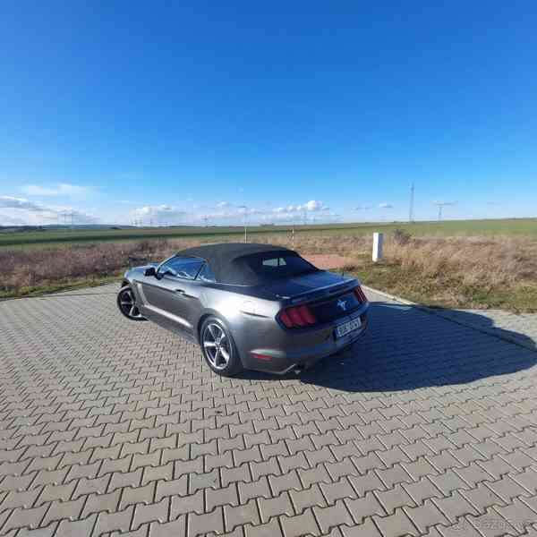 Ford Mustang Cabrio	 - foto 4