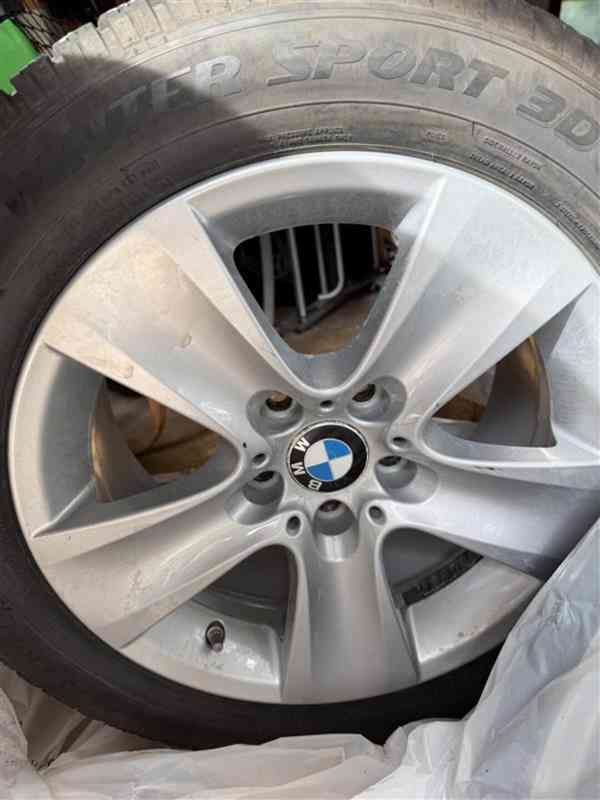 Originální alu kola BMW 17″ Styling 327 + zimní pneu 225/55  - foto 8