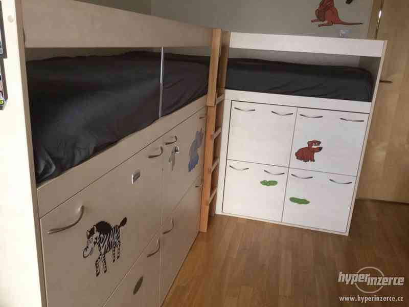 Dětská postel - patrová pro 2 děti + úložné prostory - foto 2