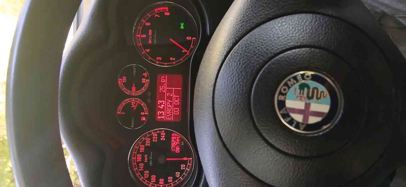 Alfa Romeo 147 - foto 13