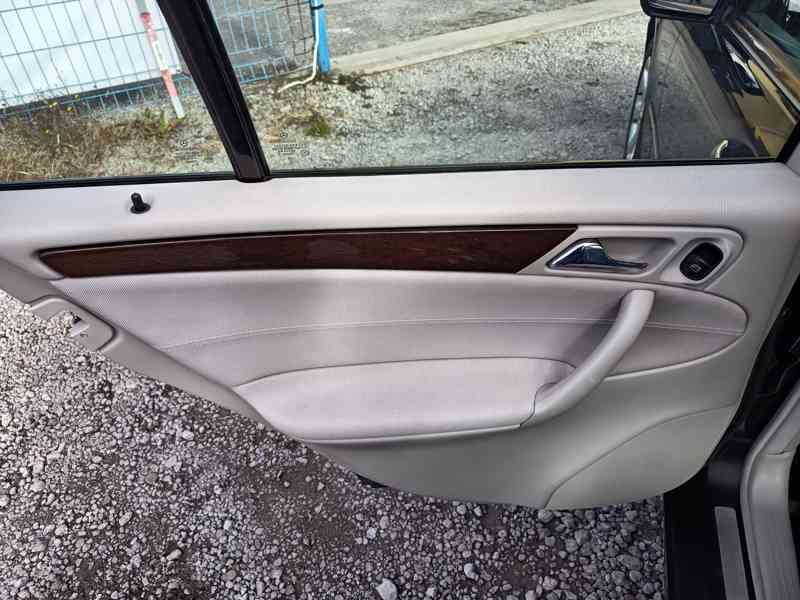 Mercedes Benz C 180 Elegance - foto 20