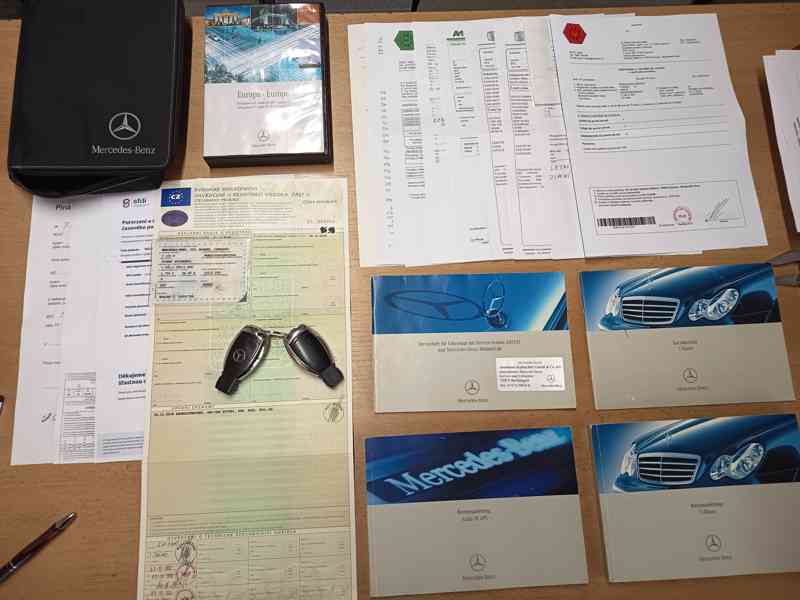 Mercedes Benz C 180 Elegance - foto 24