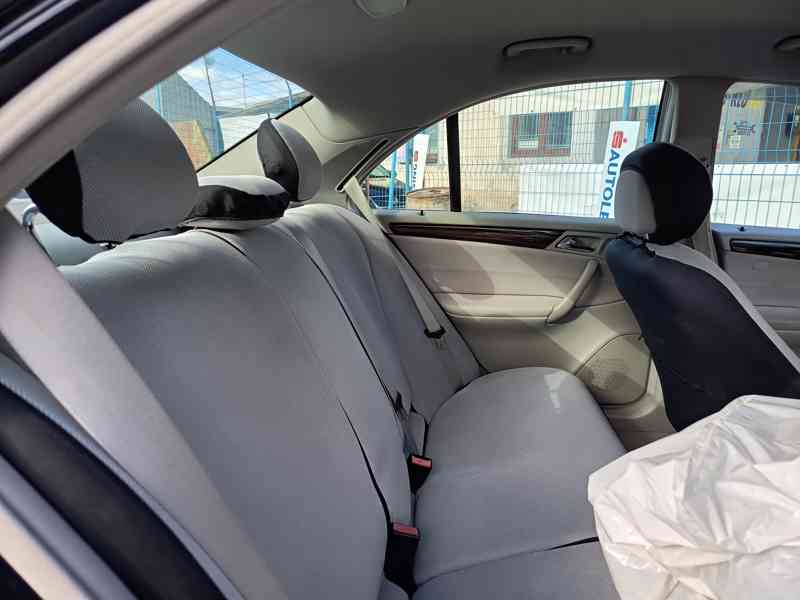 Mercedes Benz C 180 Elegance - foto 14