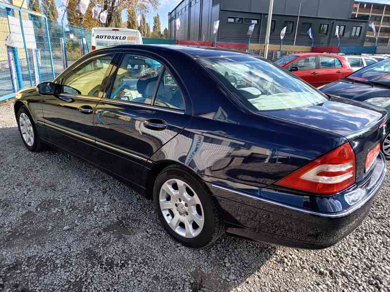 Mercedes Benz C 180 Elegance - foto 9