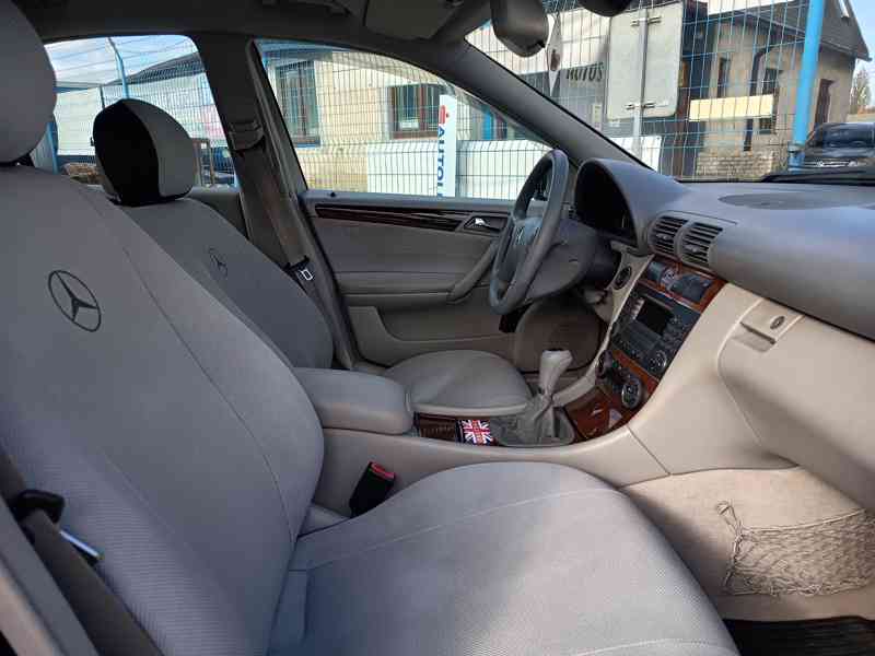 Mercedes Benz C 180 Elegance - foto 13