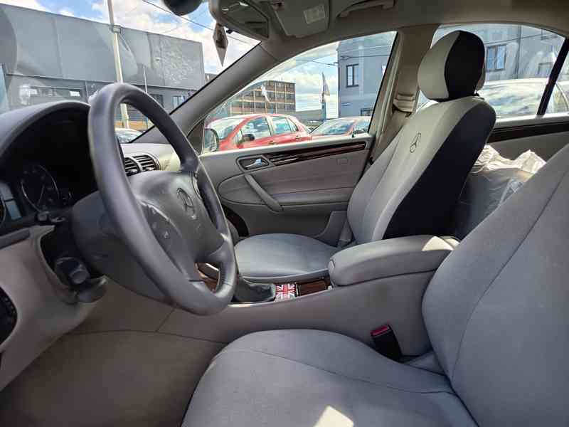 Mercedes Benz C 180 Elegance - foto 22