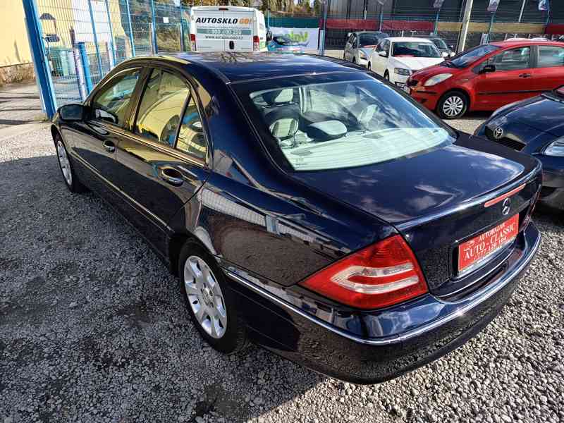Mercedes Benz C 180 Elegance - foto 8