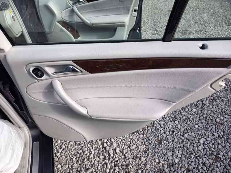 Mercedes Benz C 180 Elegance - foto 15