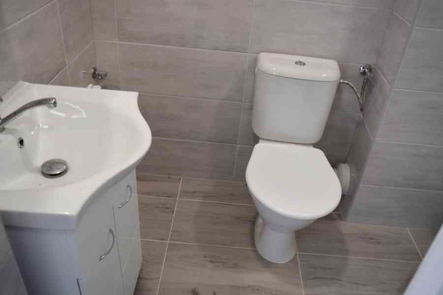 Prodej pěkného bytu 1+kk ve Dvoře Králové n.L. - foto 7