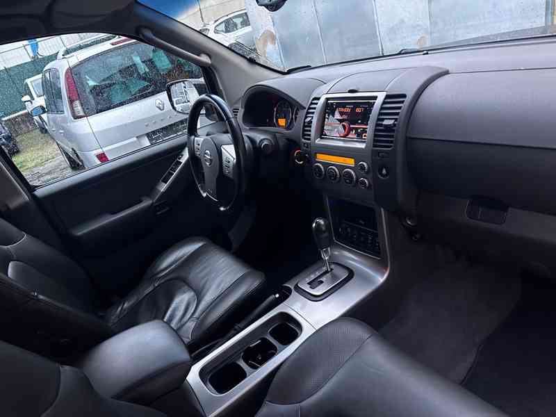 Nissan Pathfinder 2,5Dci Premium Aut. 128kw - foto 20