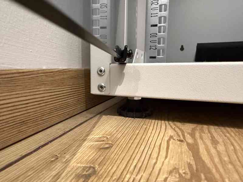 19" nástěnný datový rozvaděč 12U - foto 3