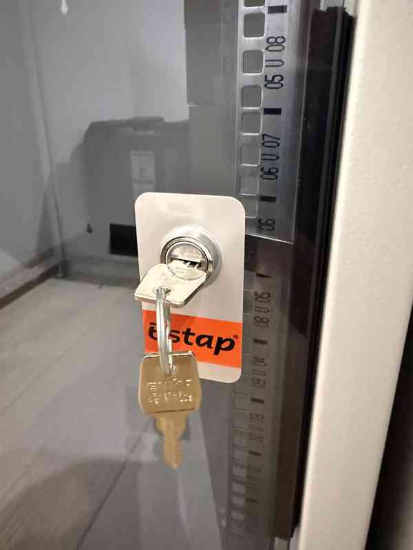 19" nástěnný datový rozvaděč 12U - foto 6