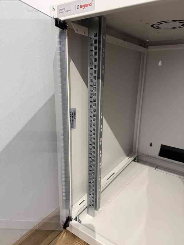 19" nástěnný datový rozvaděč 12U - foto 5