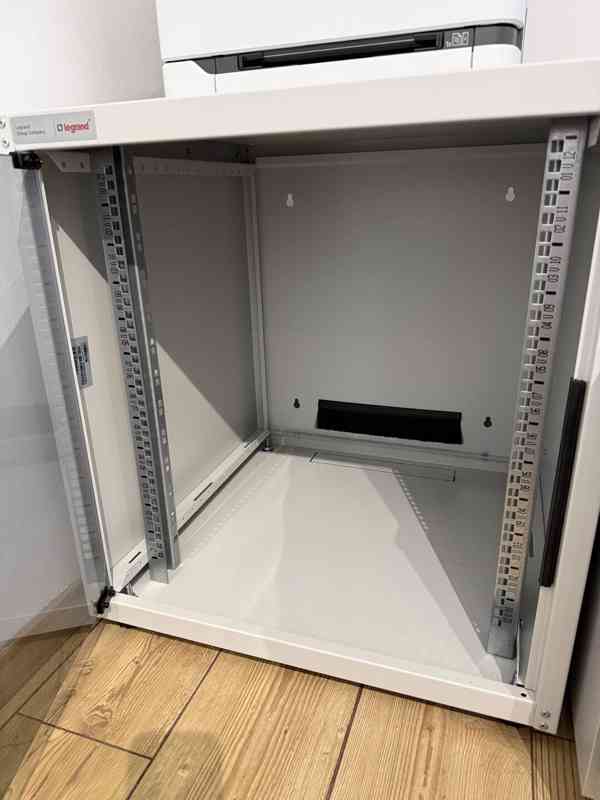 19" nástěnný datový rozvaděč 12U - foto 2