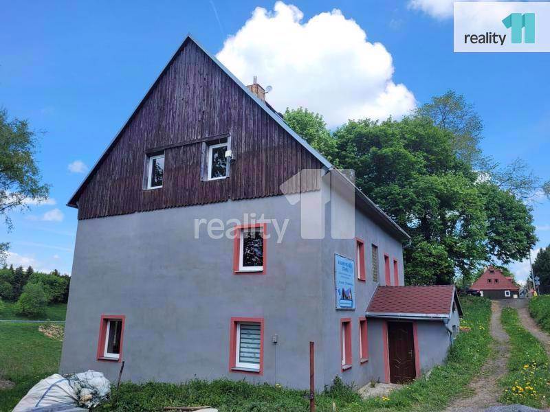Prodej velkého domu (penzionu), pozemek 2.240 m2, kousek od Skiareál Klínovec - foto 1