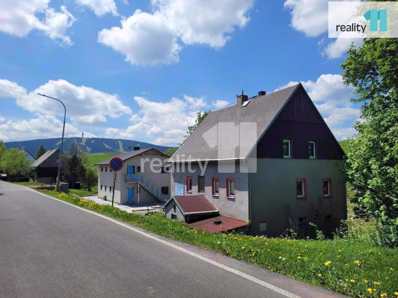 Prodej velkého domu (penzionu), pozemek 2.240 m2, kousek od Skiareál Klínovec - foto 2