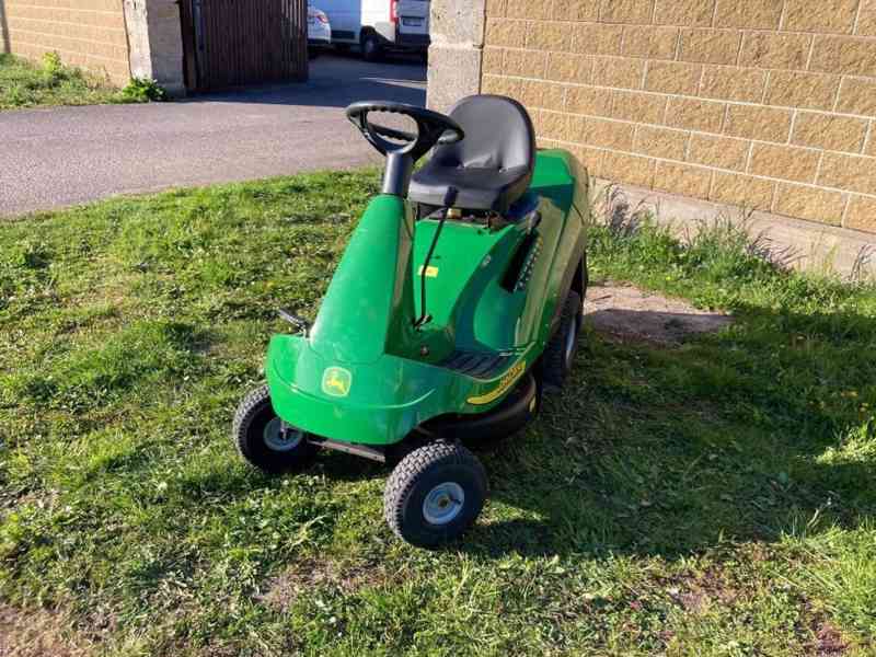 Zahradní traktůrek,rider John Deere 125 - foto 5