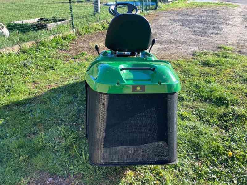 Zahradní traktůrek,rider John Deere 125 - foto 3