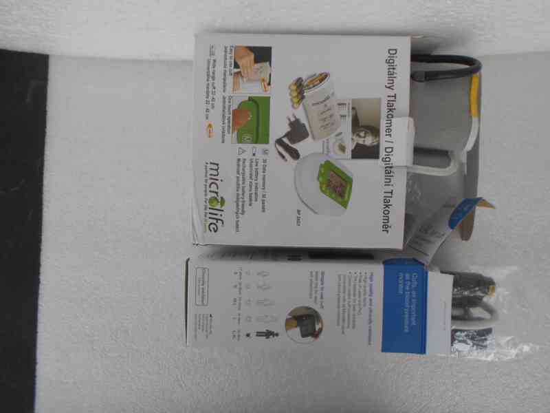 Tlakoměr na paži. - foto 3