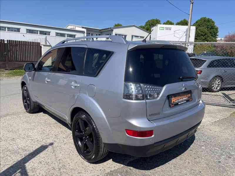 Mitsubishi Outlander 2,0 DI-D 4X4 7 MÍST,KŮŽE,NAVI,ALU - foto 4