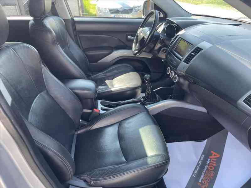 Mitsubishi Outlander 2,0 DI-D 4X4 7 MÍST,KŮŽE,NAVI,ALU - foto 10