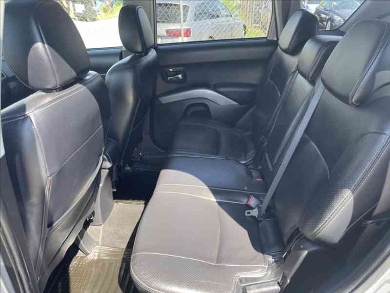 Mitsubishi Outlander 2,0 DI-D 4X4 7 MÍST,KŮŽE,NAVI,ALU - foto 6