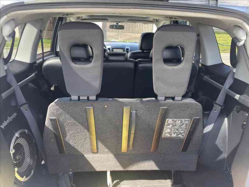 Mitsubishi Outlander 2,0 DI-D 4X4 7 MÍST,KŮŽE,NAVI,ALU - foto 8