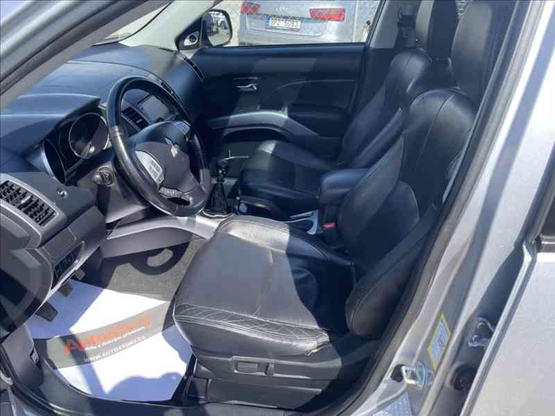 Mitsubishi Outlander 2,0 DI-D 4X4 7 MÍST,KŮŽE,NAVI,ALU - foto 5