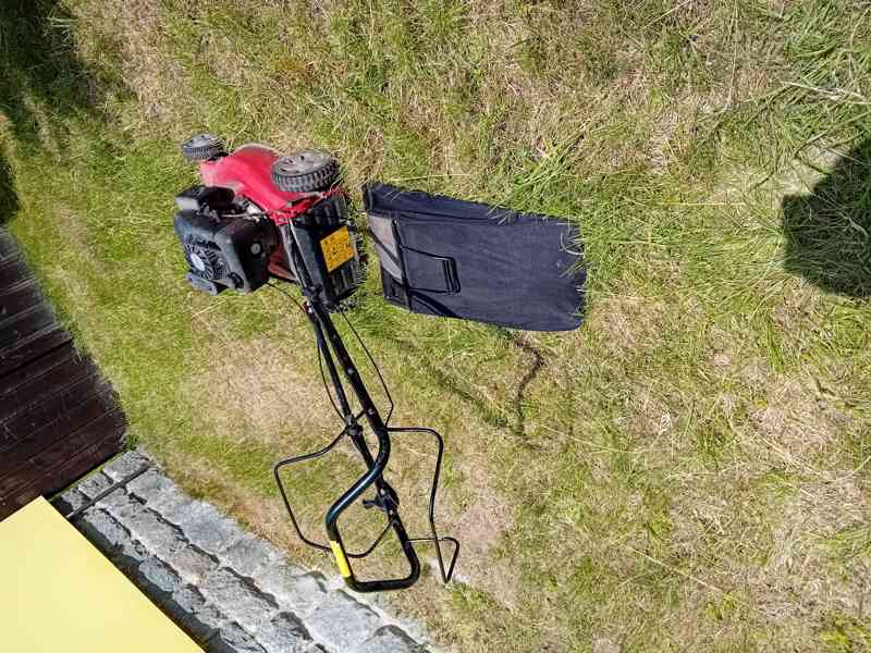 Prodám sekačku s pojezdem Hecht - foto 5